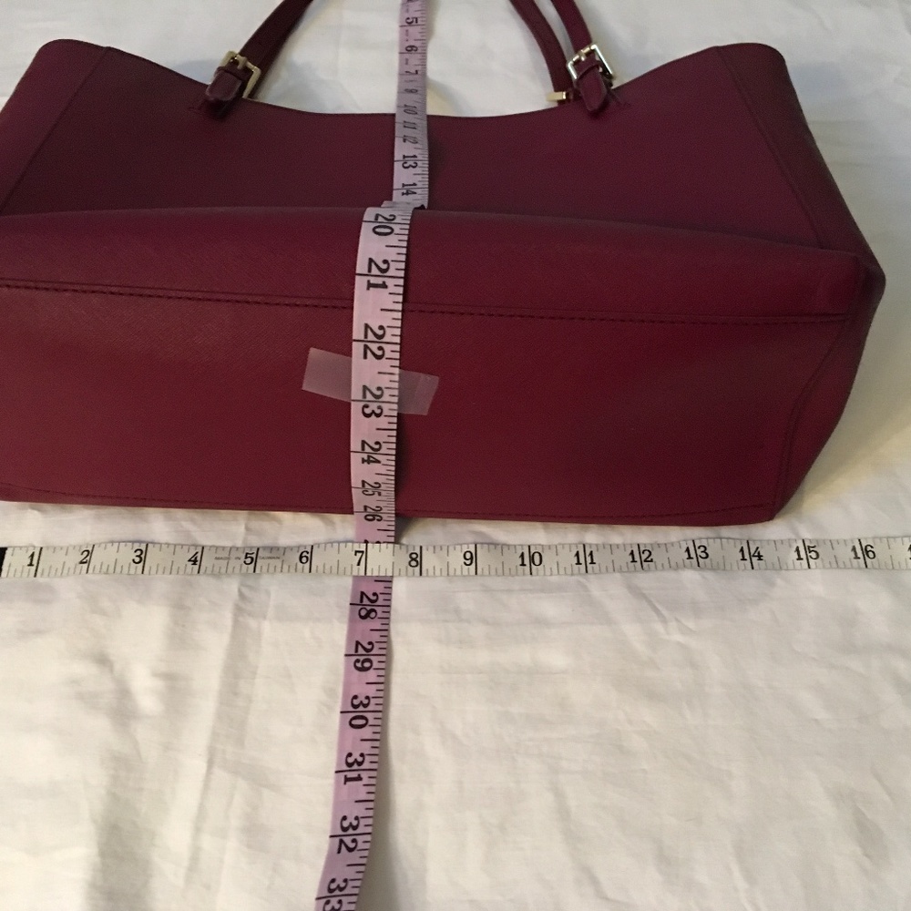 TORY BURCH Large York Tote Burgundy - Picture 15 of 15